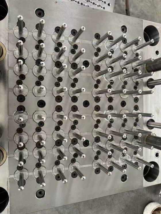 Molde de jeringa de canal caliente