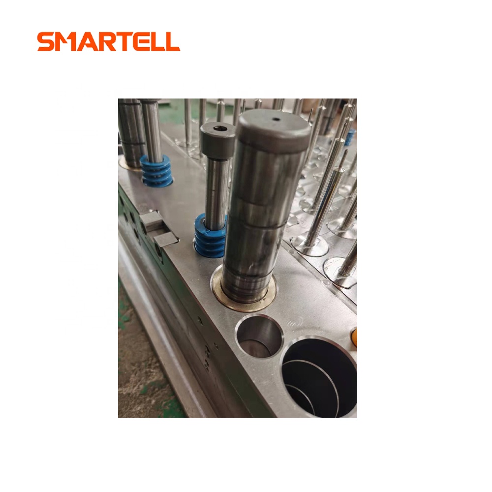 Sistema automatizado de fabricación de jeringas con capacidades de moldeo de precisión