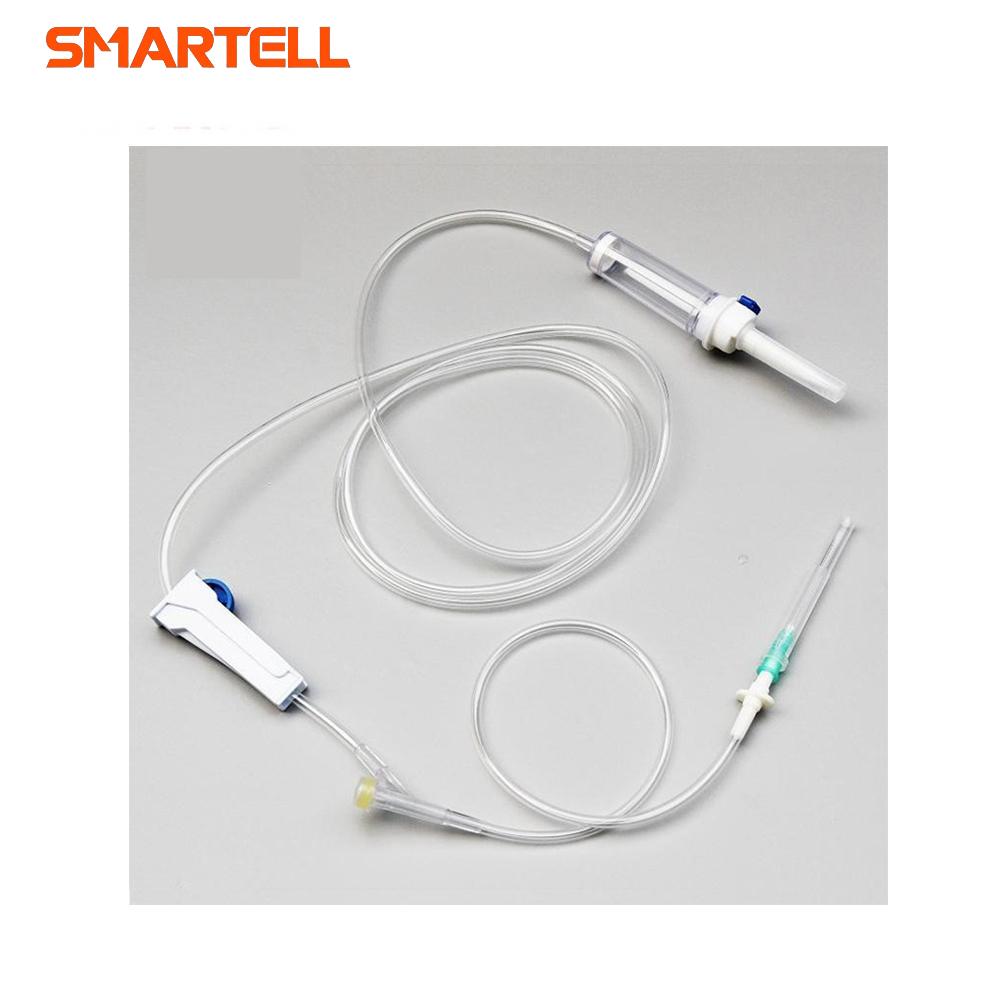 Máquina de ensamblaje automático de cámara de goteo para un conjunto de infusión